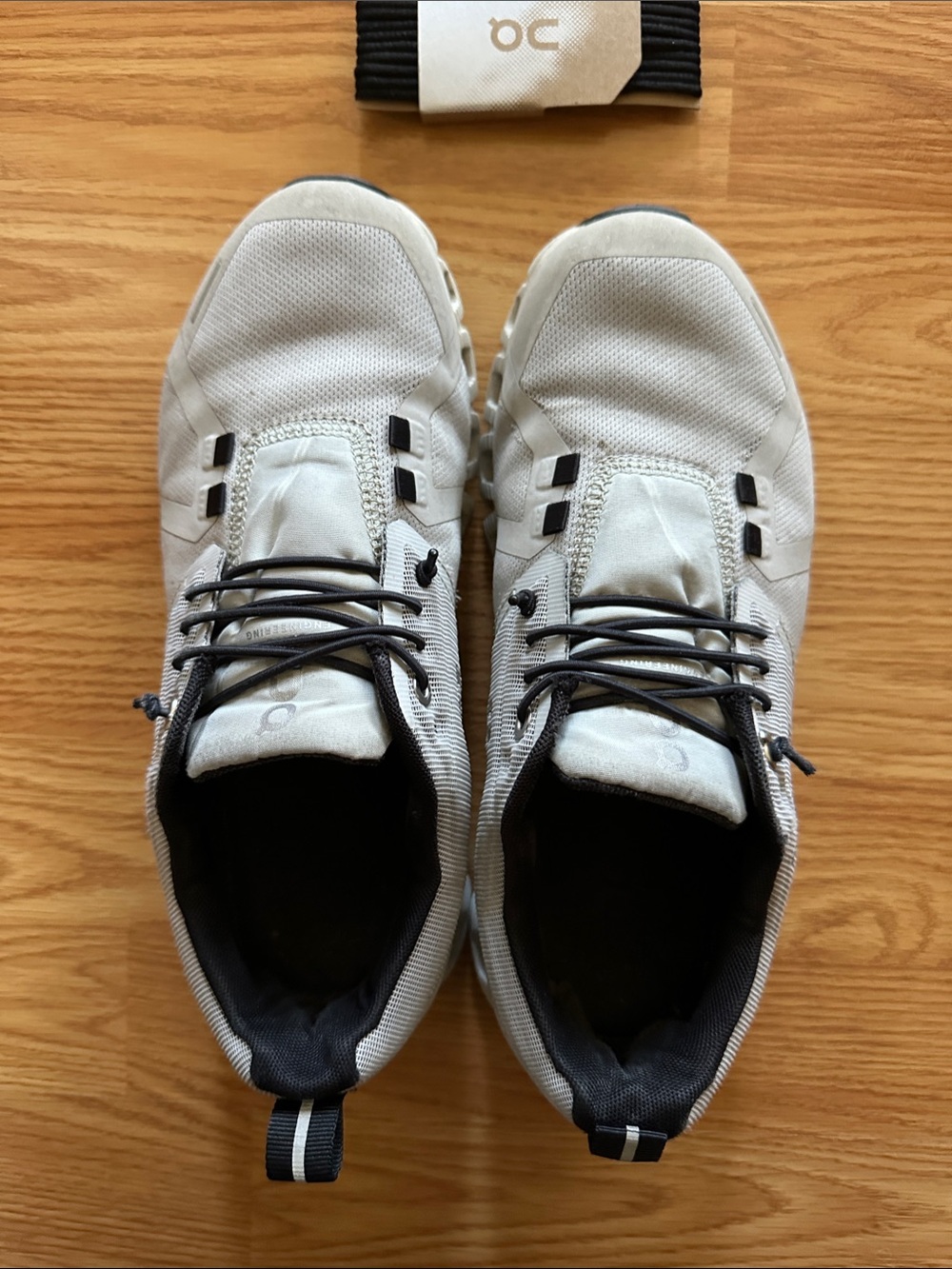 On Running women's White and Black Athletic Running Shoes waterproof
